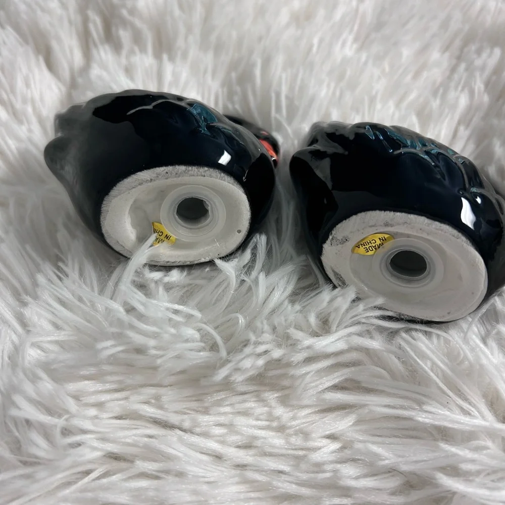 Black Swans Salt & Pepper Shakers set Ceramic Decor new